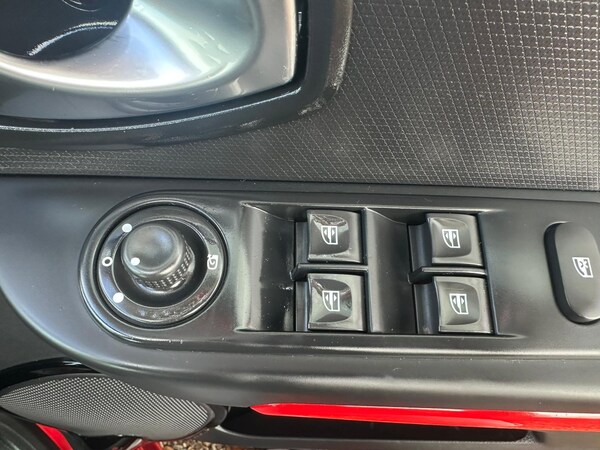Used Renault Clio 2015 for sale - 76262738: Photo 32