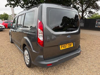 Used Ford Grand Tourneo Connect 2017 for sale - 79271857: Photo