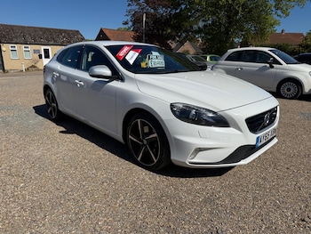 Used Volvo V40 2015 for sale - 78452700: Photo