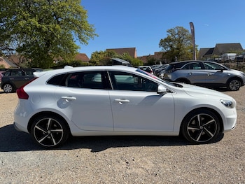 Used Volvo V40 2015 for sale - 78452700: Photo