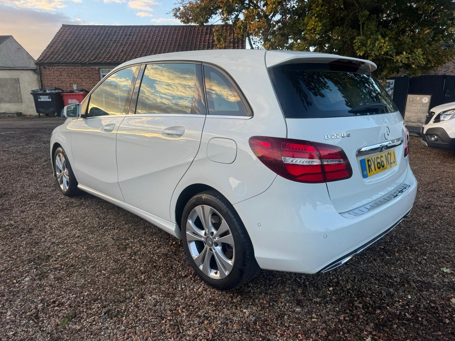 Used Mercedes-Benz B Class 2016 for sale - 76393843: Photo 7