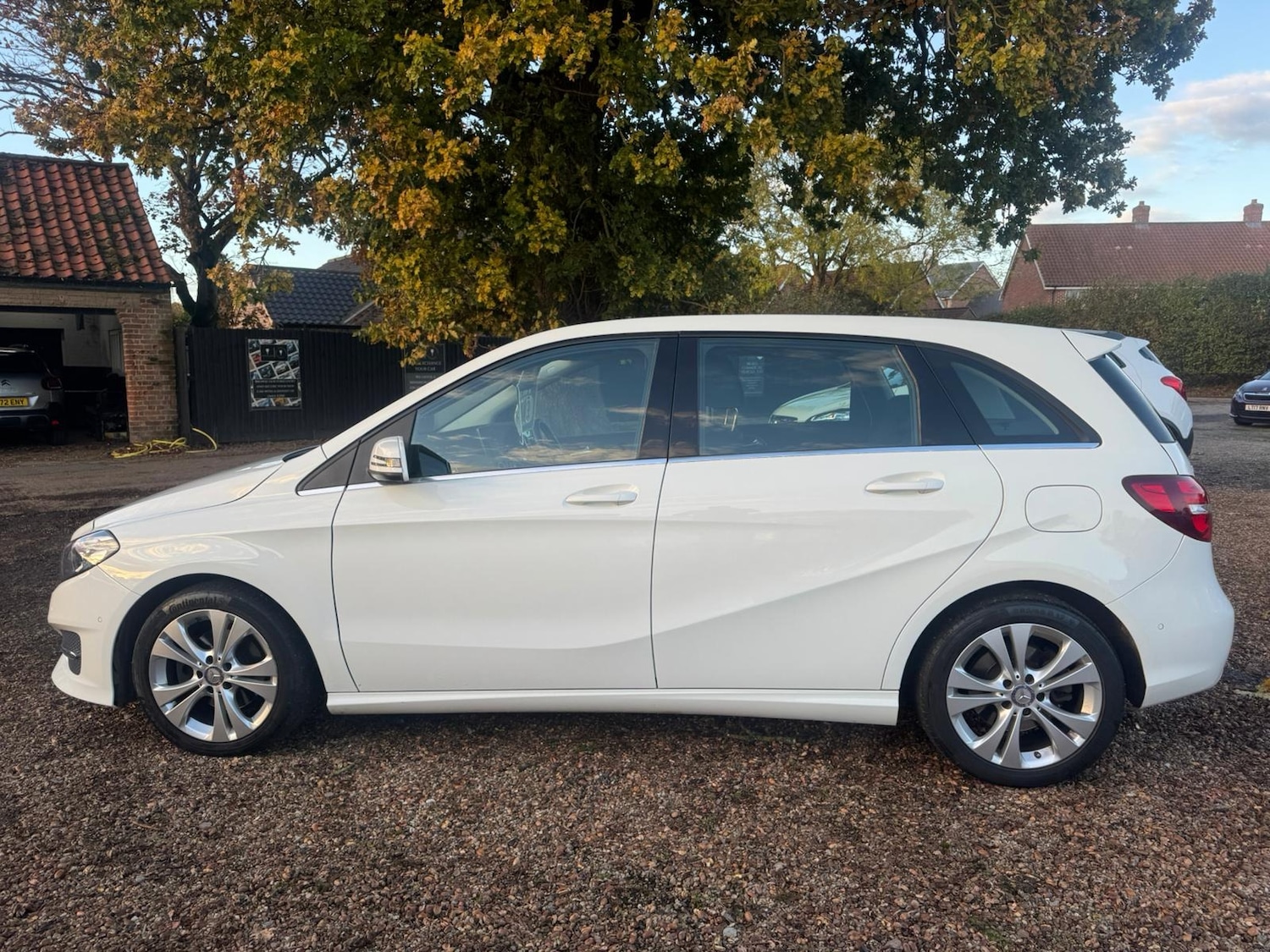 Used Mercedes-Benz B Class 2016 for sale - 76393843: Photo 8