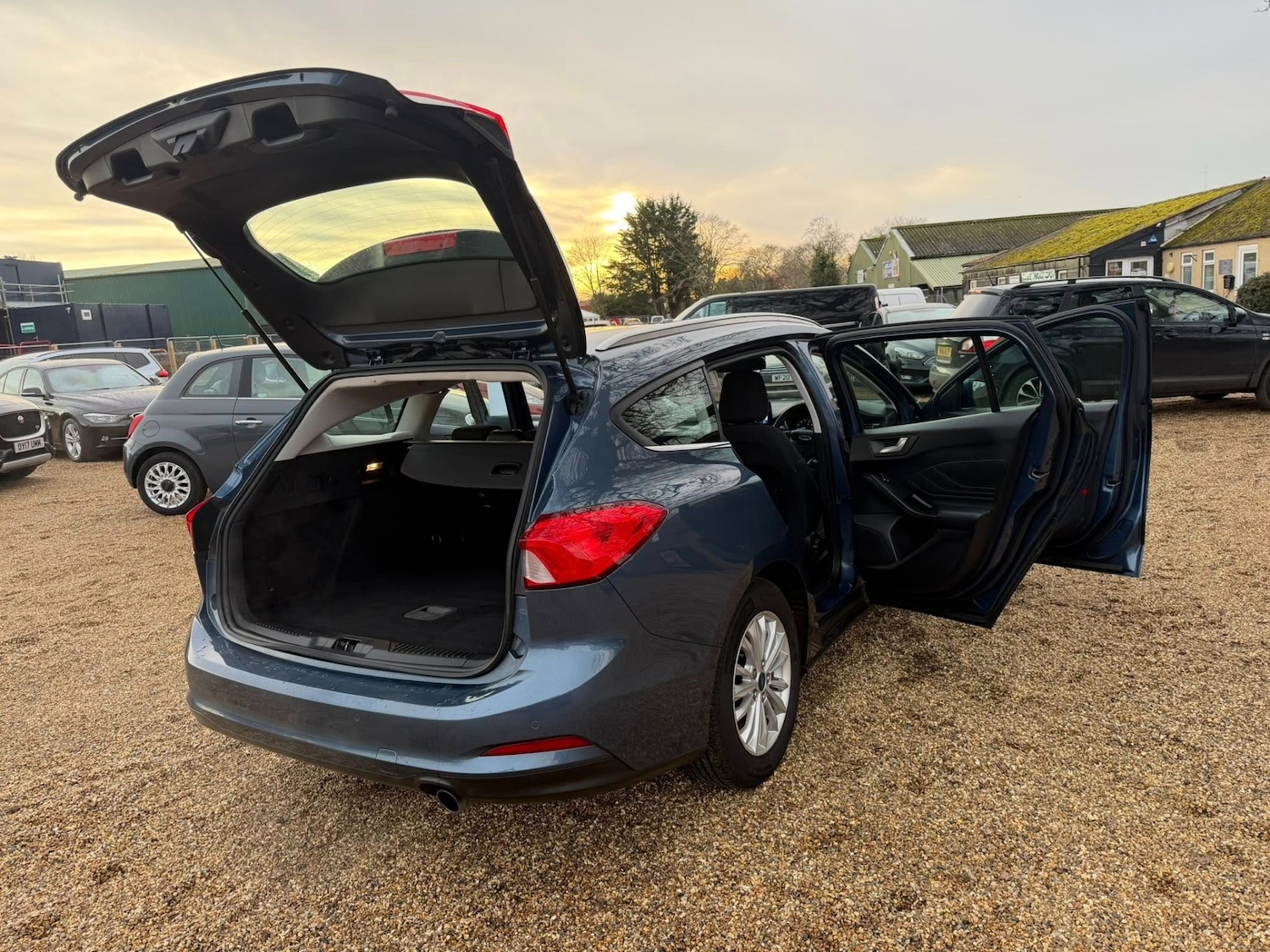 Used Ford Focus 2018 for sale - 77207127: Photo 11