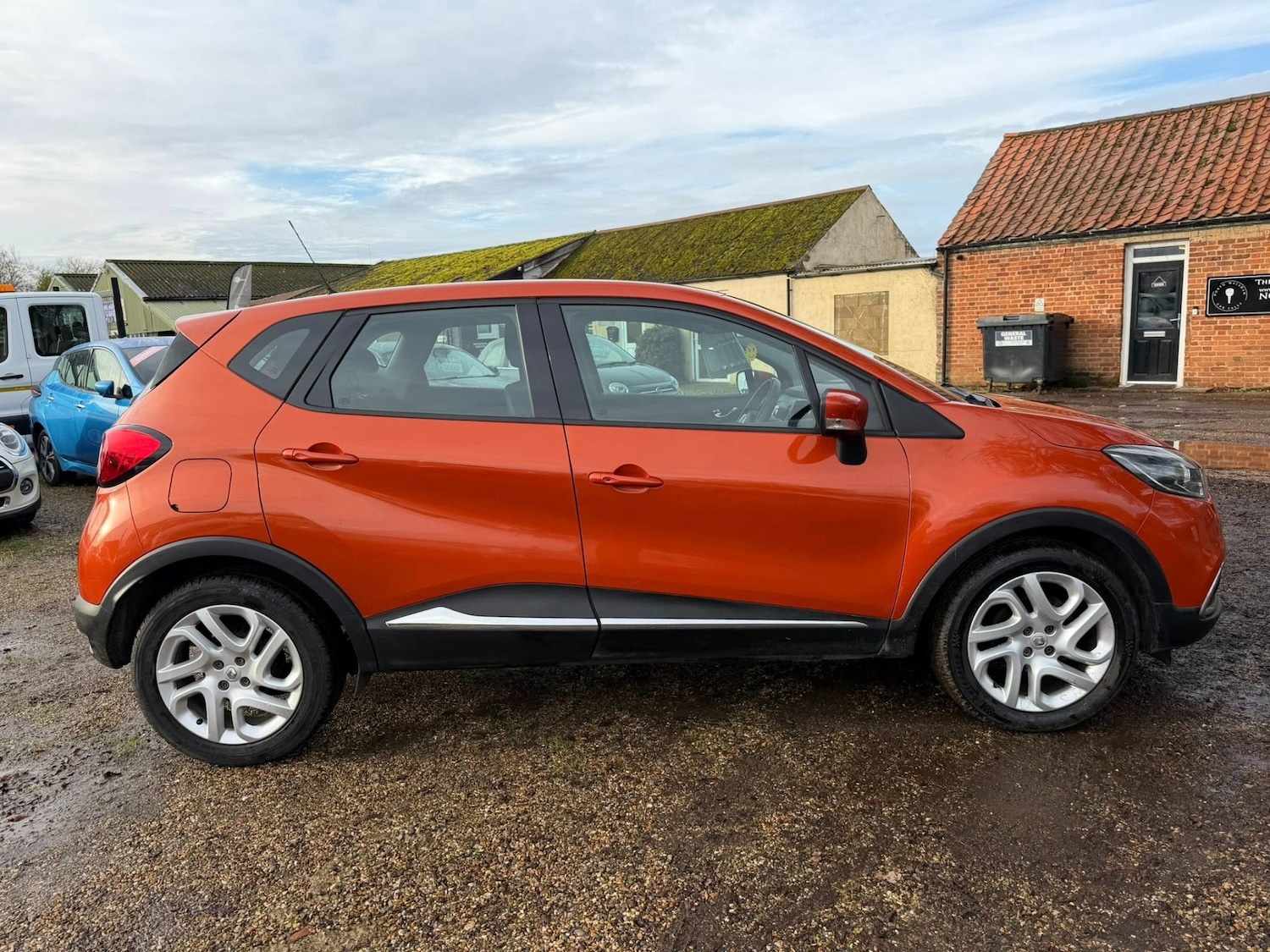 Used Renault Captur 2014 for sale - 76877889: Photo 4