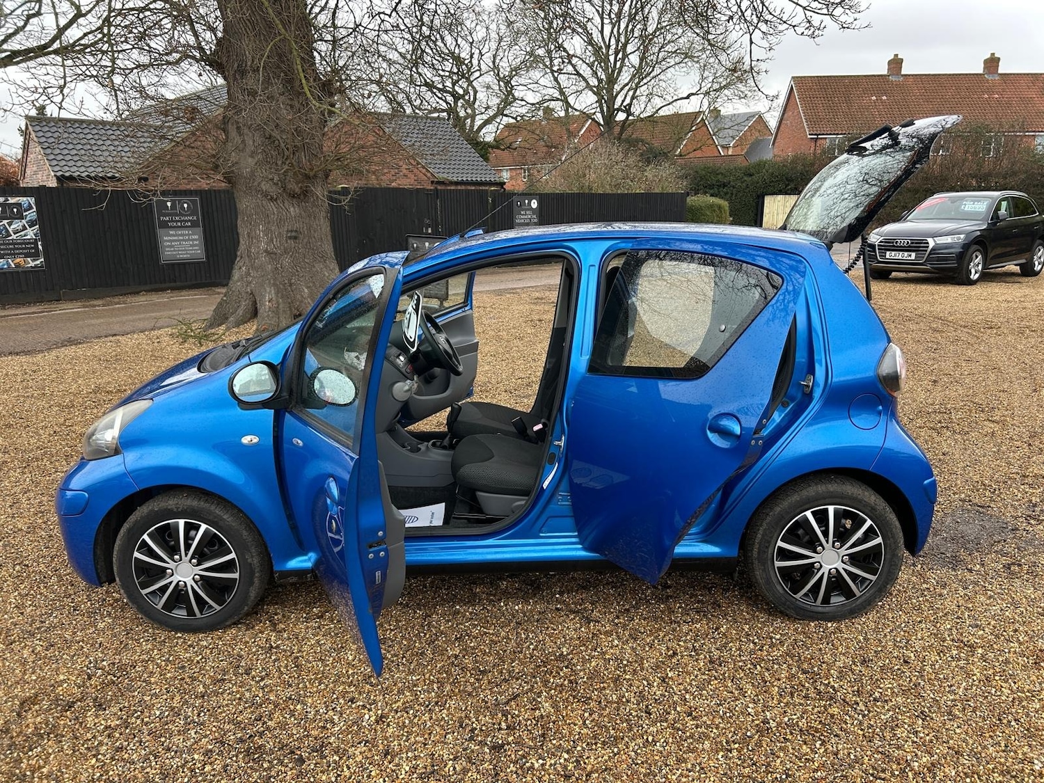 Used Toyota AYGO 2010 for sale - 77298445: Photo 16