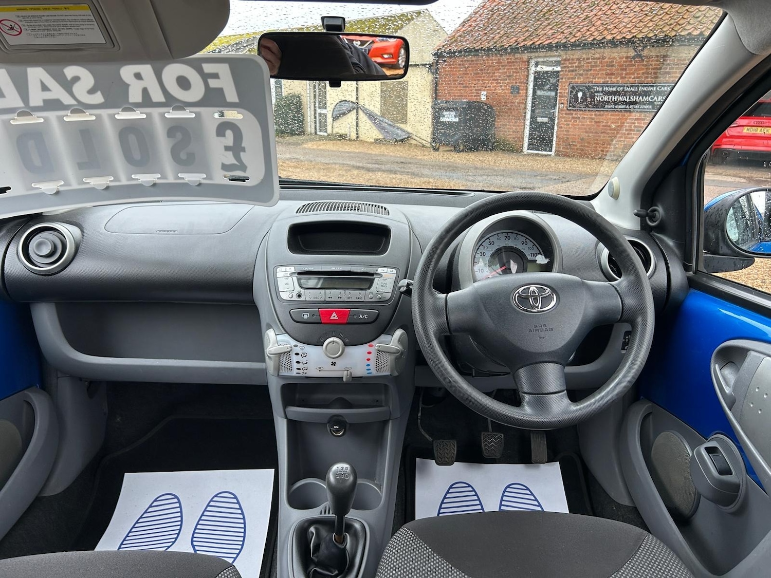 Used Toyota AYGO 2010 for sale - 77298445: Photo 31