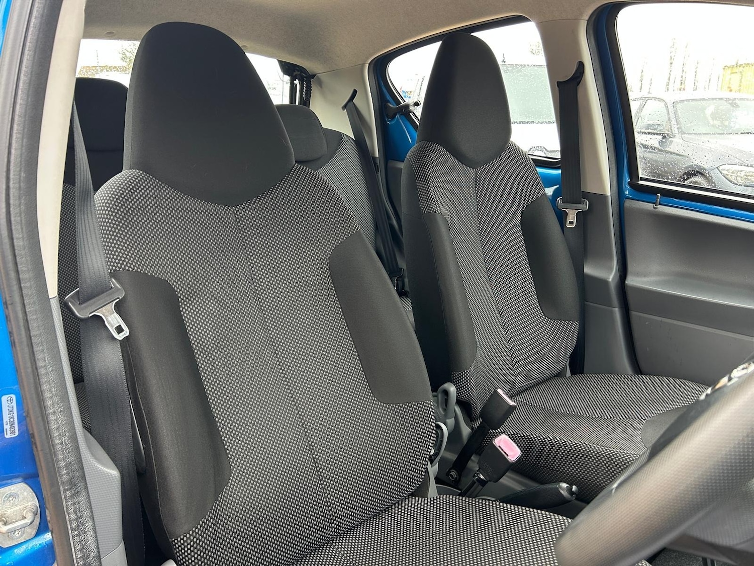 Used Toyota AYGO 2010 for sale - 77298445: Photo 32