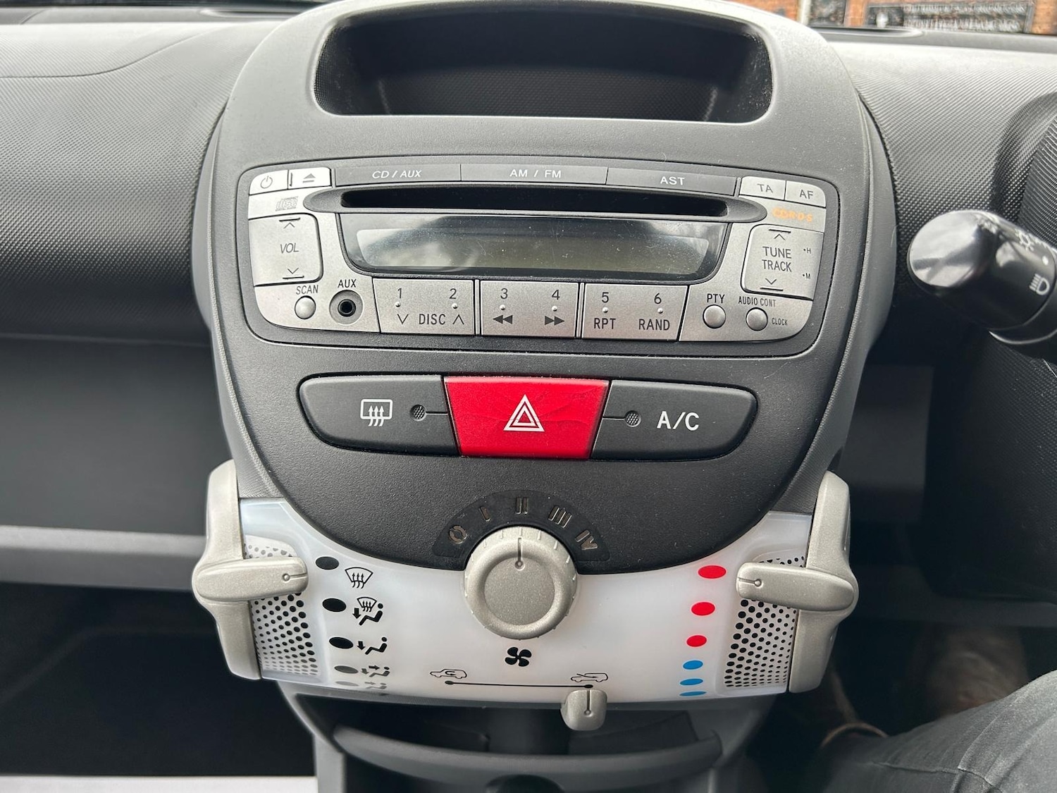 Used Toyota AYGO 2010 for sale - 77298445: Photo 38