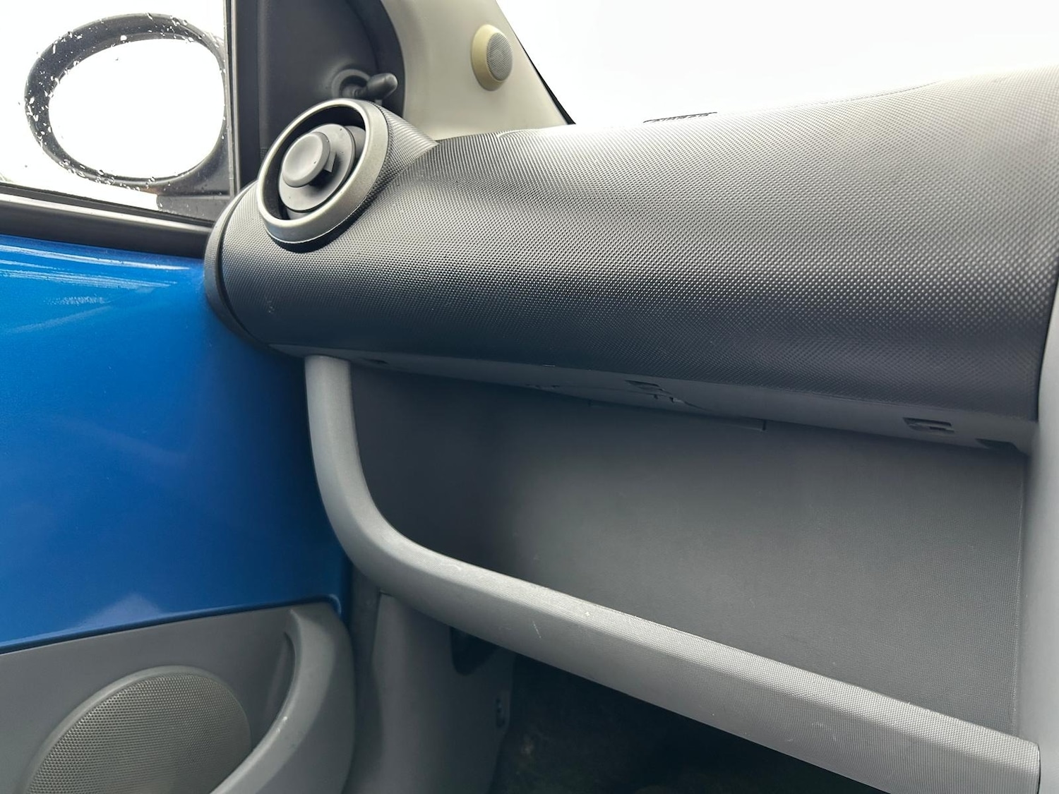 Used Toyota AYGO 2010 for sale - 77298445: Photo 42