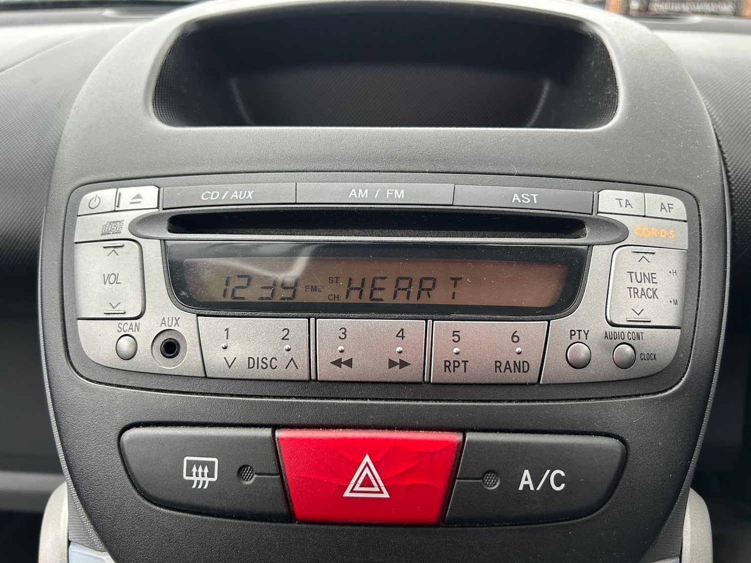 Used Toyota AYGO 2010 for sale - 77298445: Photo 45