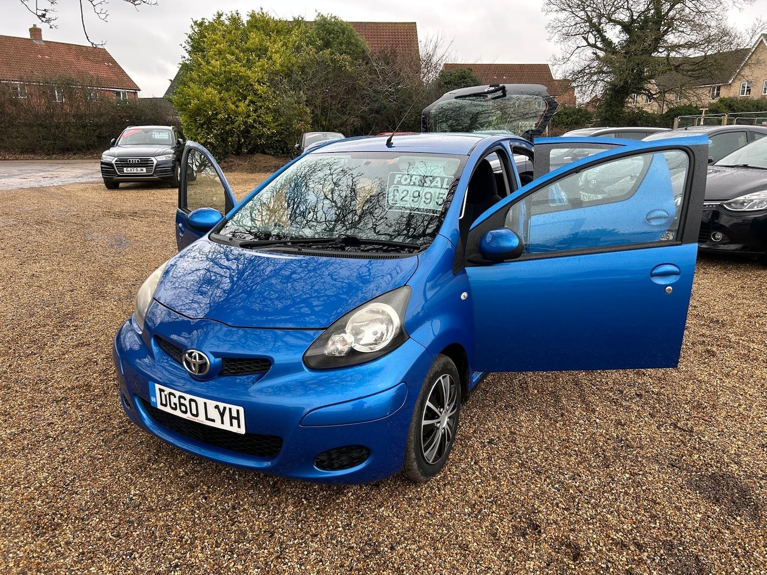 Used Toyota AYGO 2010 for sale - 77298445: Photo 9