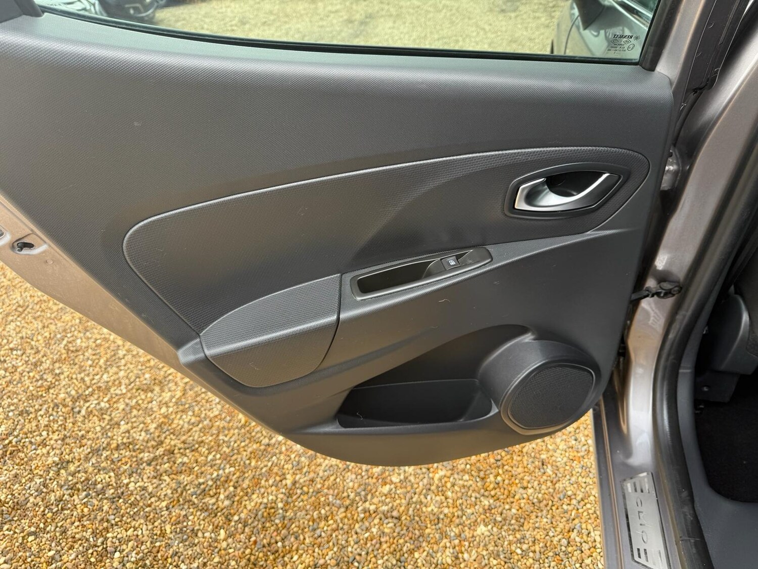 Used Renault Clio 2015 for sale - 77745162: Photo 15