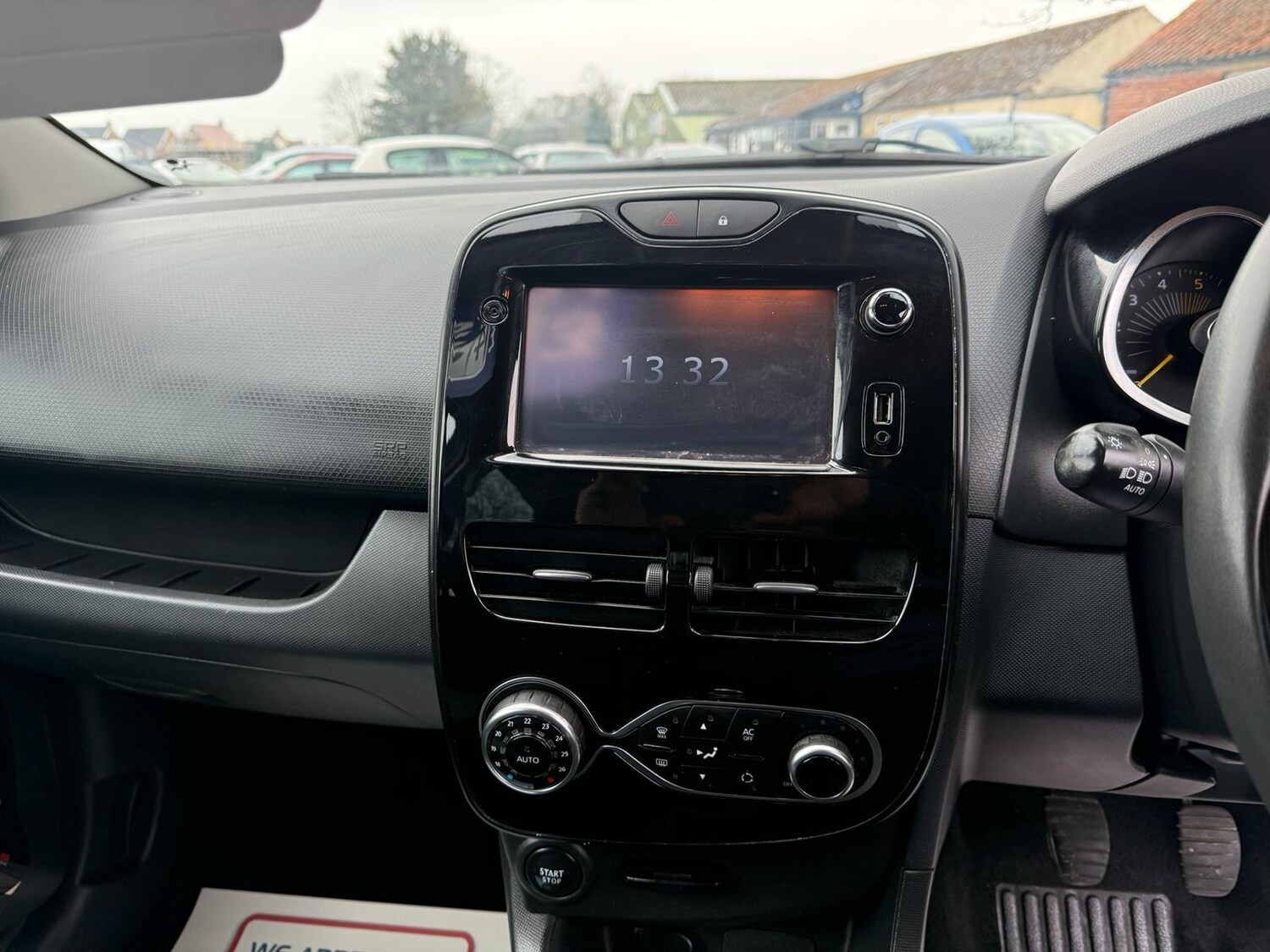 Used Renault Clio 2015 for sale - 77745162: Photo 23