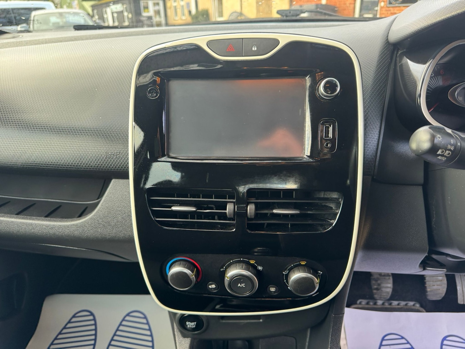 Used Renault Clio 2016 for sale - 77259351: Photo 31