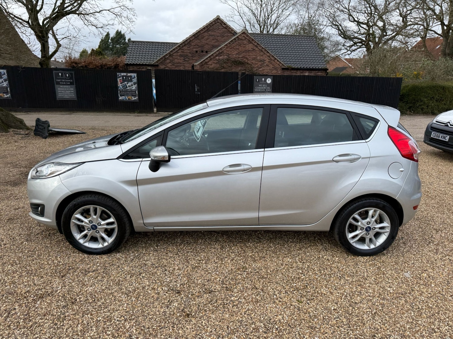 Used Ford Fiesta 2017 for sale - 77848200: Photo 6