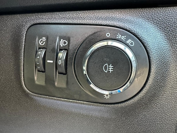 Used Vauxhall ADAM 2018 for sale - 75330004: Photo 16
