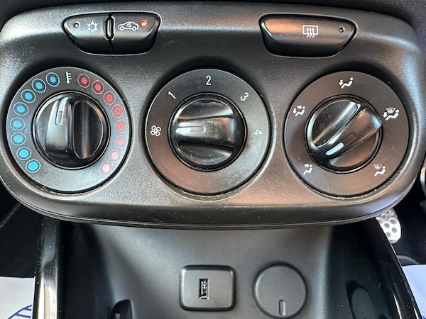 Used Vauxhall ADAM 2018 for sale - 75330004: Photo 24