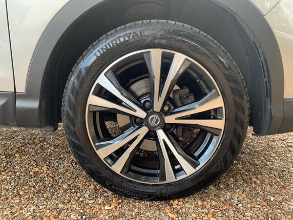 Used Nissan Qashqai 2017 for sale - 76230504: Photo 24