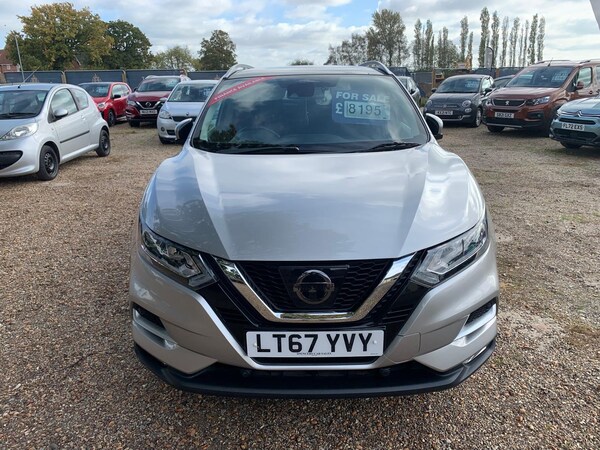 Used Nissan Qashqai 2017 for sale - 76230504: Photo 2