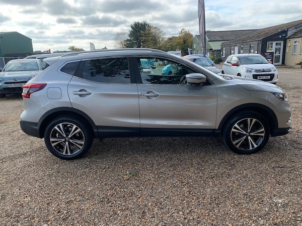 Used Nissan Qashqai 2017 for sale - 76230504: Photo 4