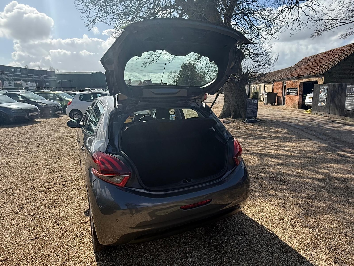 Used Peugeot 208 2018 for sale - 78081300: Photo 25