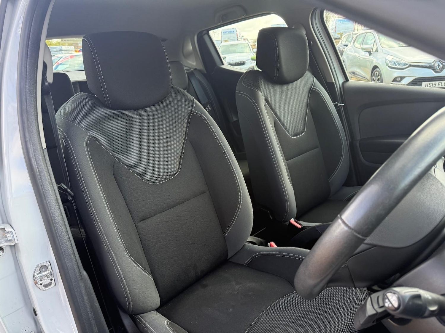 Used Renault Clio 2017 for sale - 78026219: Photo 32