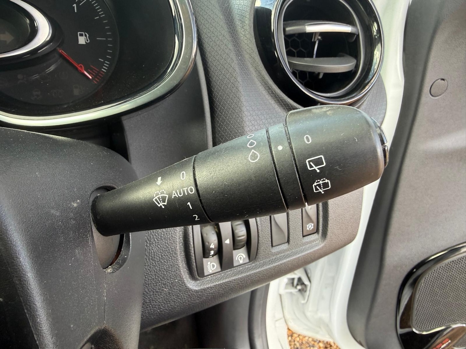 Used Renault Clio 2017 for sale - 78026219: Photo 35