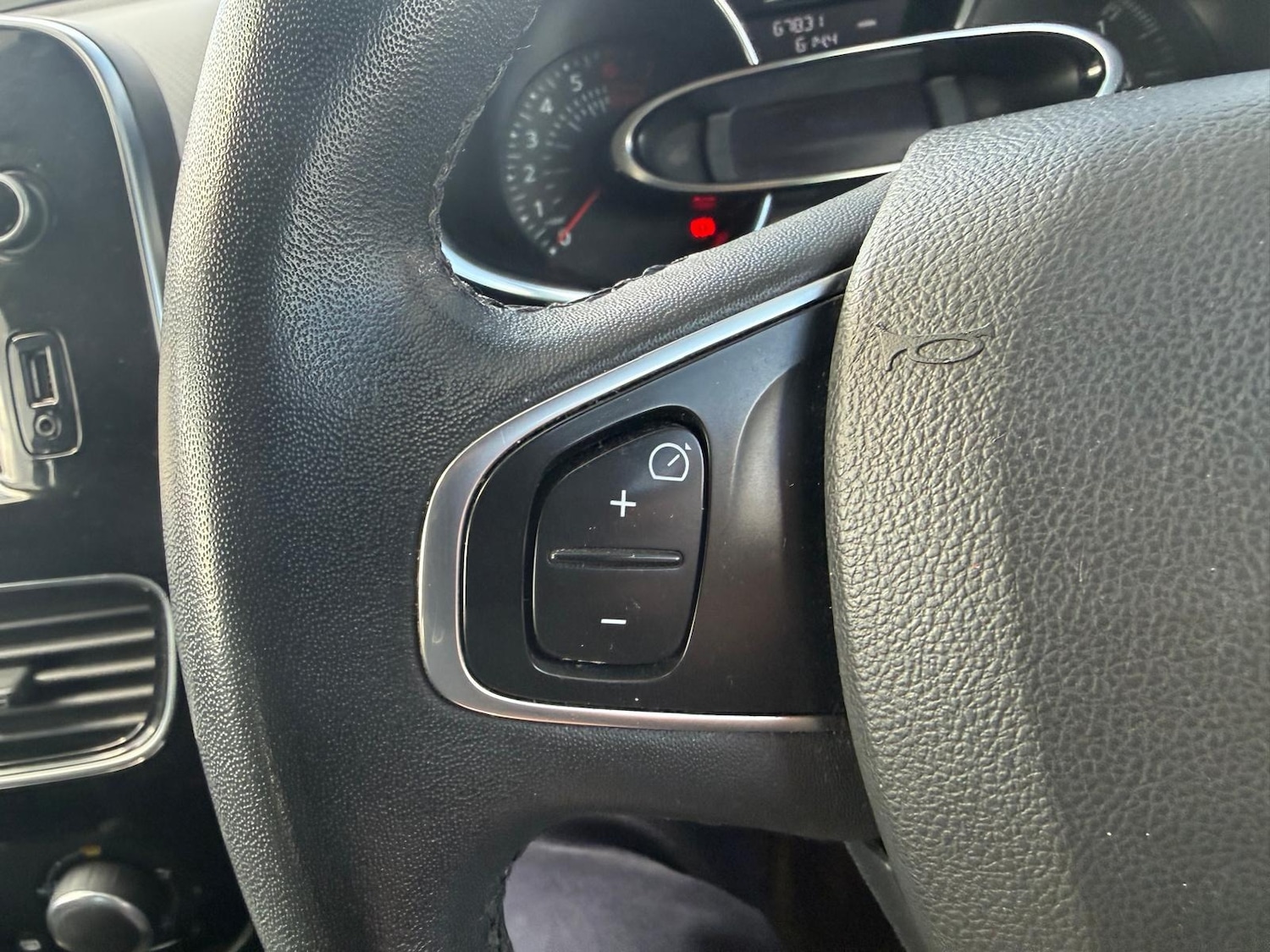 Used Renault Clio 2017 for sale - 78026219: Photo 38