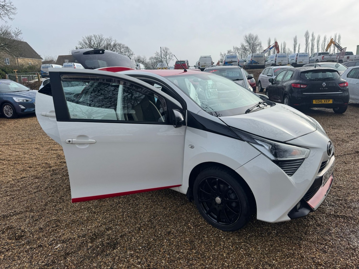Used Toyota AYGO 2018 for sale - 77350745: Photo 11