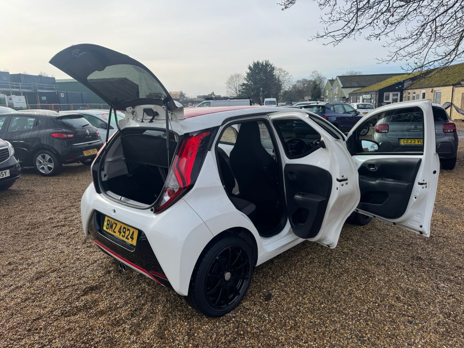 Used Toyota AYGO 2018 for sale - 77350745: Photo 12