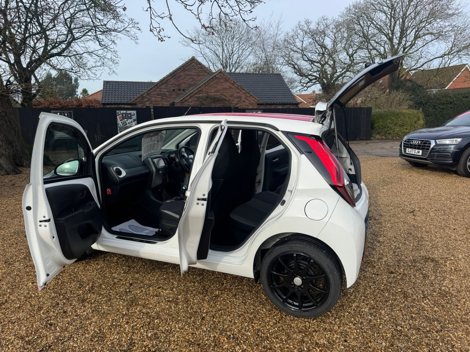 Used Toyota AYGO 2018 for sale - 77350745: Photo 14