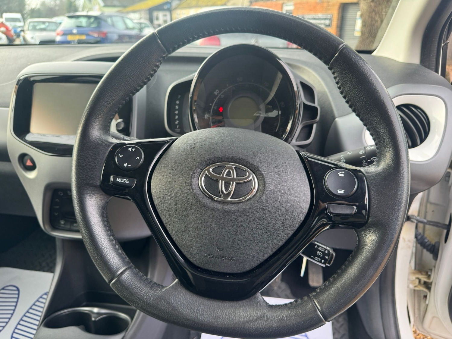 Used Toyota AYGO 2018 for sale - 77350745: Photo 32
