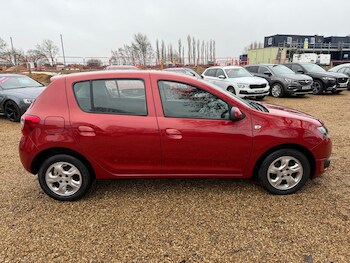 Used Dacia Sandero 2016 for sale - 77207551: Photo