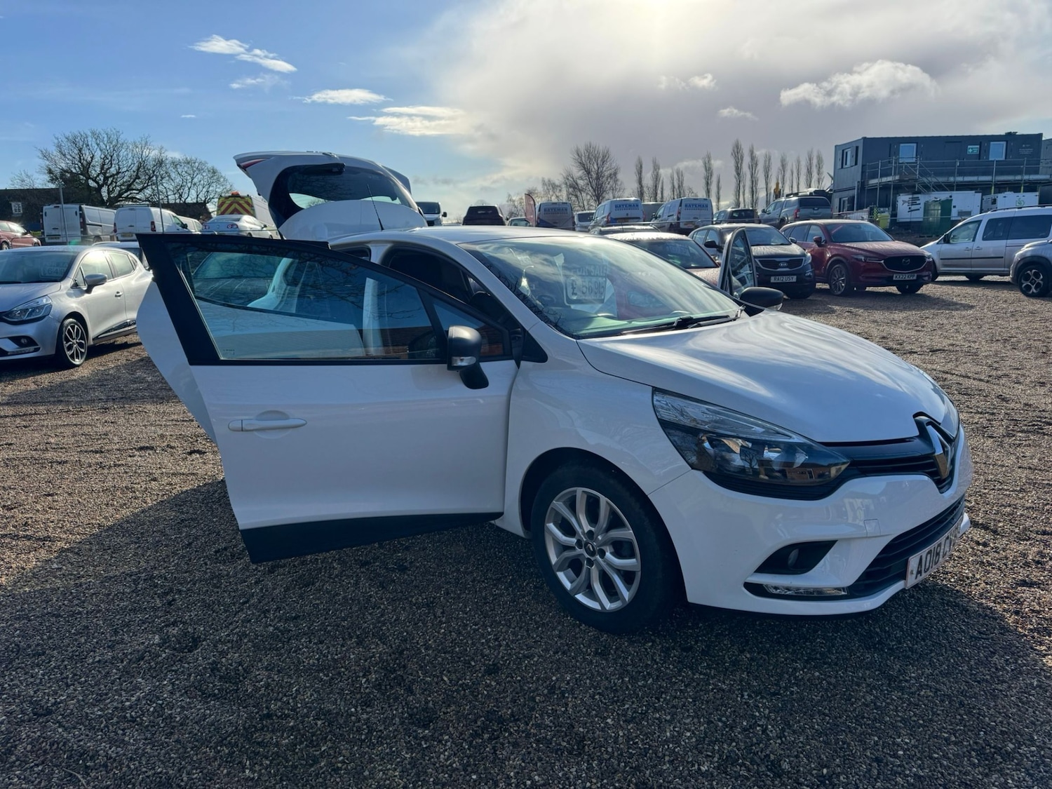 Used Renault Clio 2018 for sale - 77577945: Photo 11