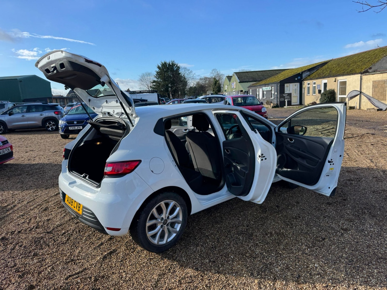 Used Renault Clio 2018 for sale - 77577945: Photo 12