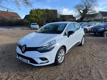 Used Renault Clio 2018 for sale - 77577945: Photo