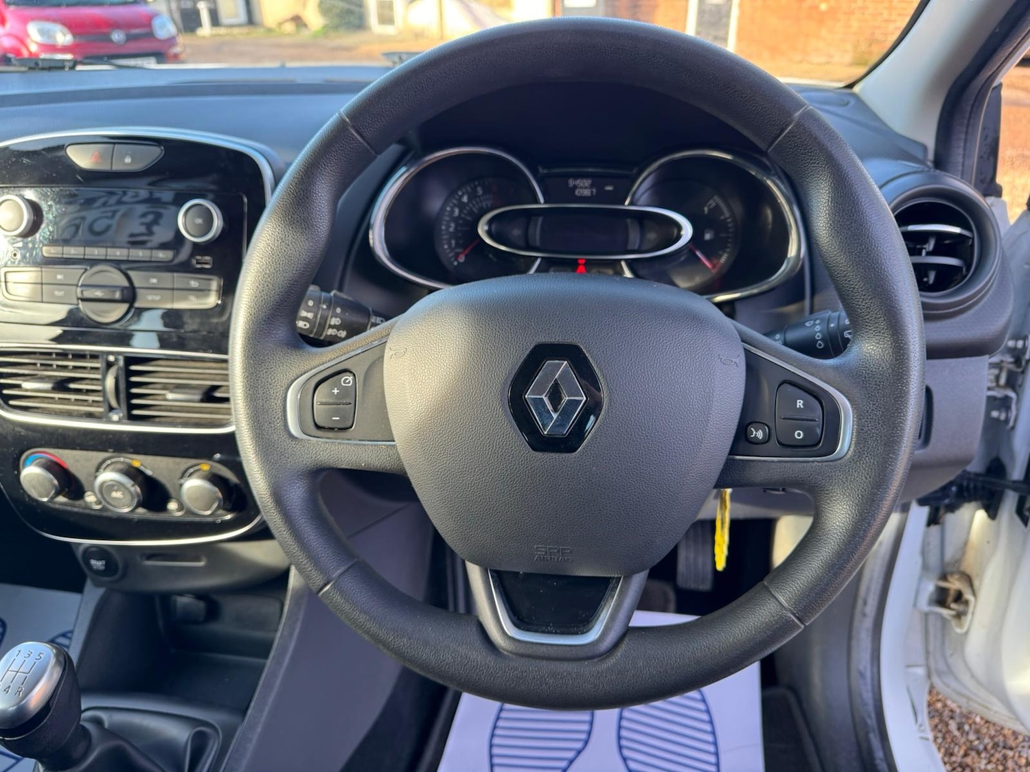 Used Renault Clio 2018 for sale - 77577945: Photo 31