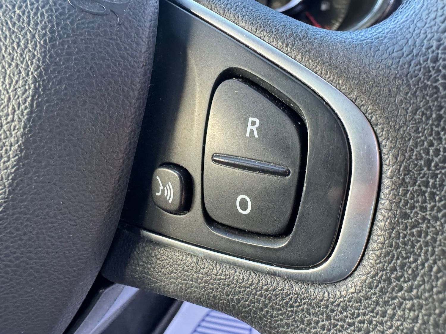 Used Renault Clio 2018 for sale - 77577945: Photo 35