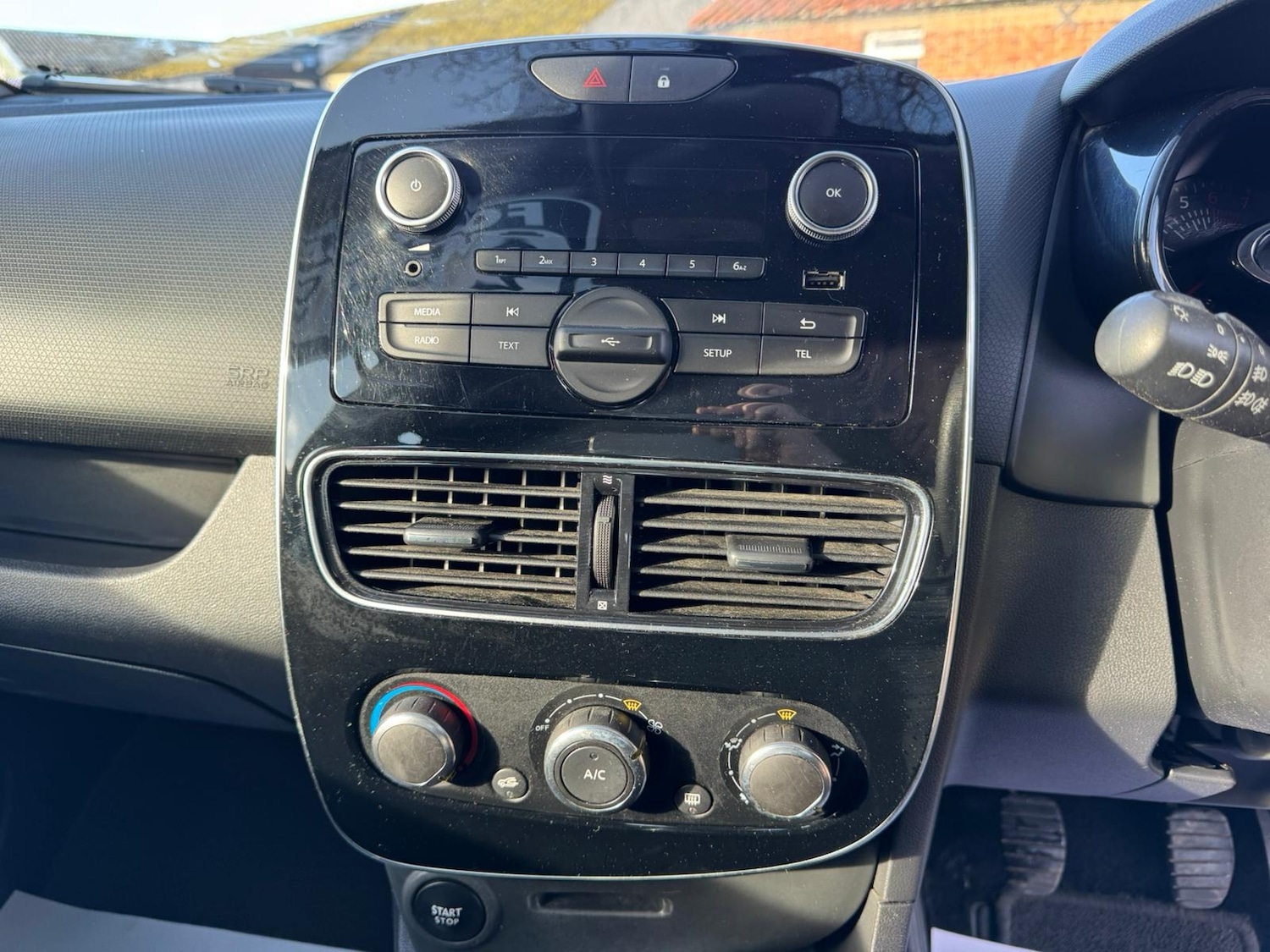 Used Renault Clio 2018 for sale - 77577945: Photo 37