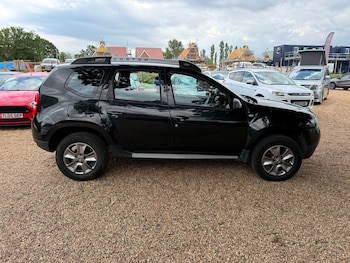 Used Dacia Duster 2016 for sale - 79503805: Photo