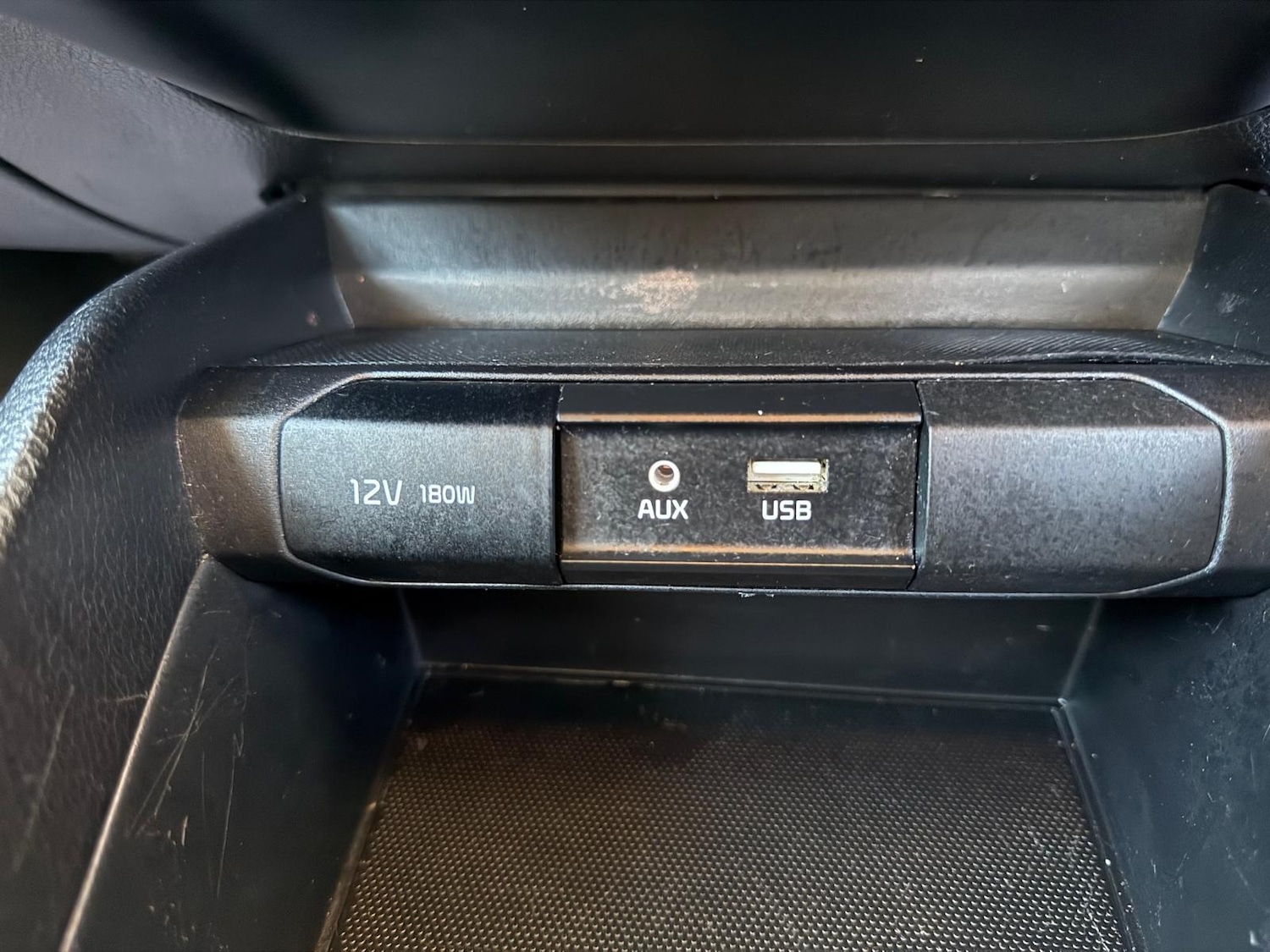 Used Kia Stonic 2017 for sale - 76904426: Photo 29