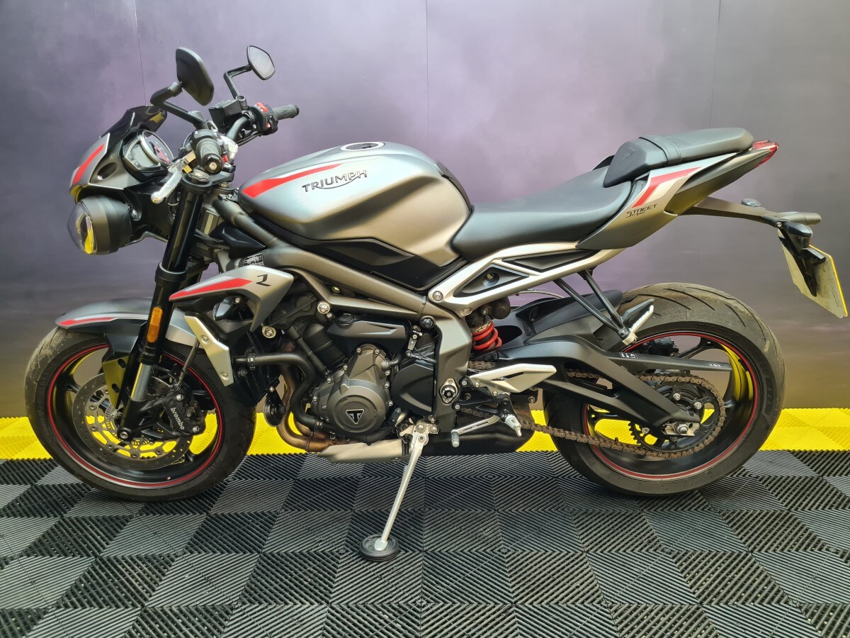 Used Triumph STREET TRIPLE 765 R 2022 for sale - 78396245: Photo 3