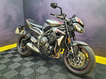 Used Triumph STREET TRIPLE 765 R 2022 for sale - bike-78396245: Photo