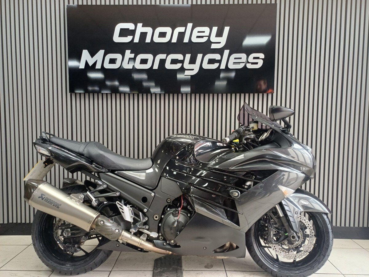 Used Kawasaki ZZR1400 2015 for sale - 78395623: Photo 2