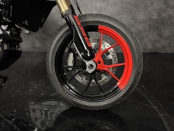 Used Ducati HYPERMOTARD 698 MONO 2024 for sale - bike-78396016: Photo