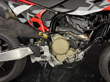 Used Ducati HYPERMOTARD 698 MONO 2024 for sale - bike-78396016: Photo