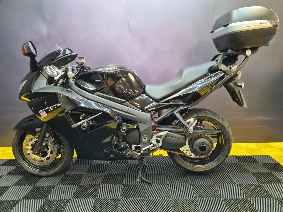 Used Triumph SPRINT ST 1050 2011 for sale - 78659962: Photo 3