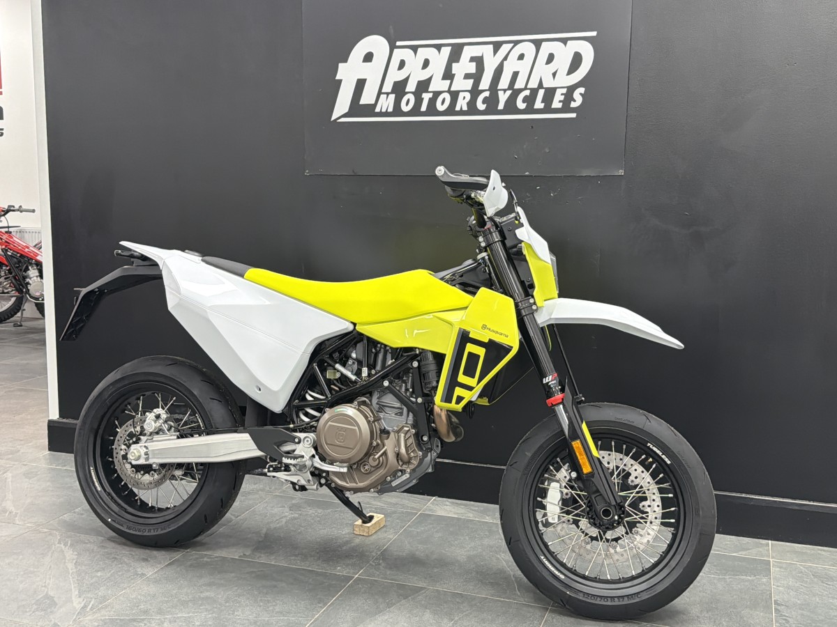 Used Husqvarna 701 supermoto for sale - 78395622: Photo 2