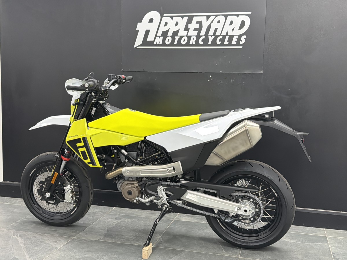 Used Husqvarna 701 supermoto for sale - 78395622: Photo 3