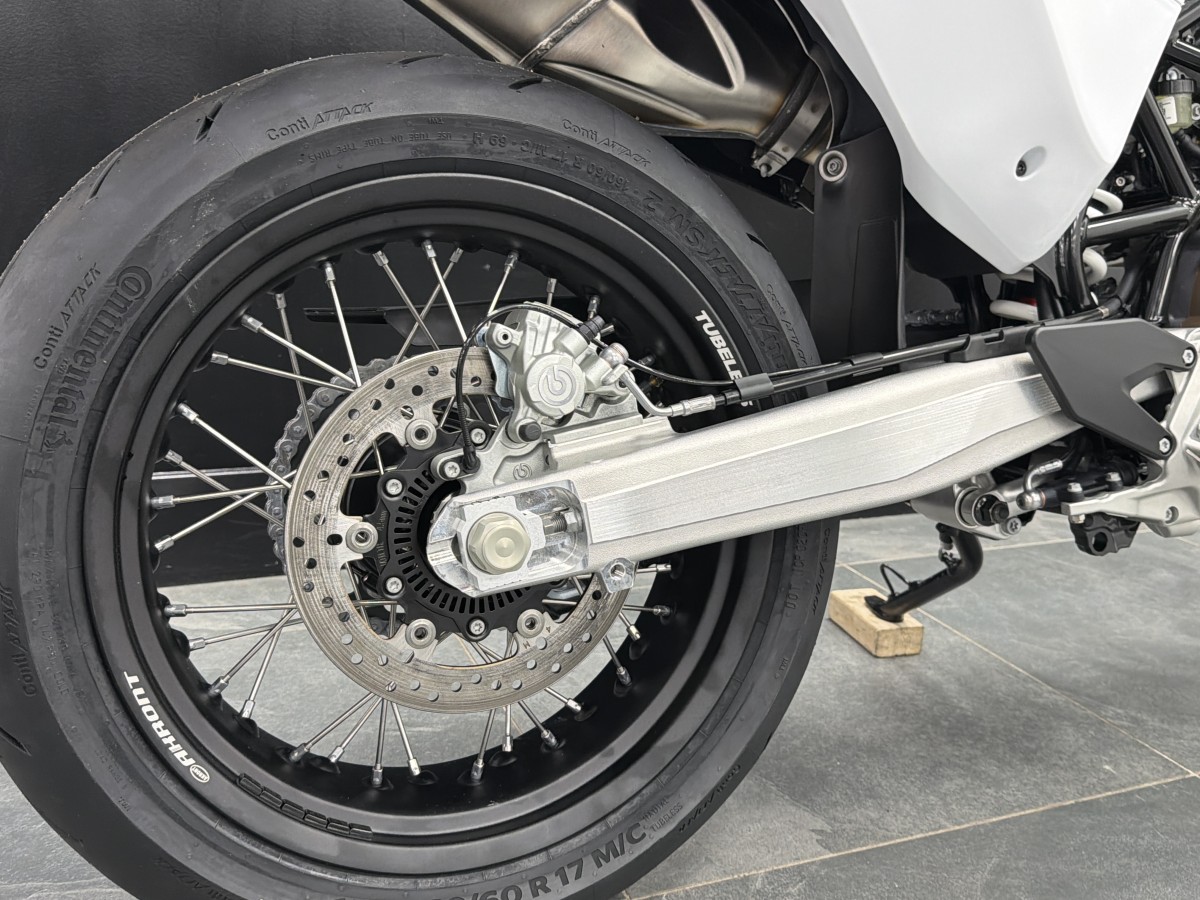 Used Husqvarna 701 supermoto for sale - 78395622: Photo 5